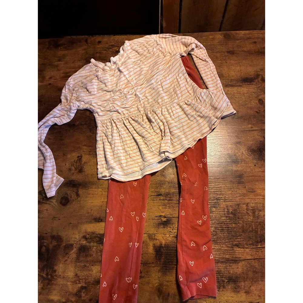 Unbranded Peplum Top and Heart Leggings Set Kids Size 4T Peach Red Excellent